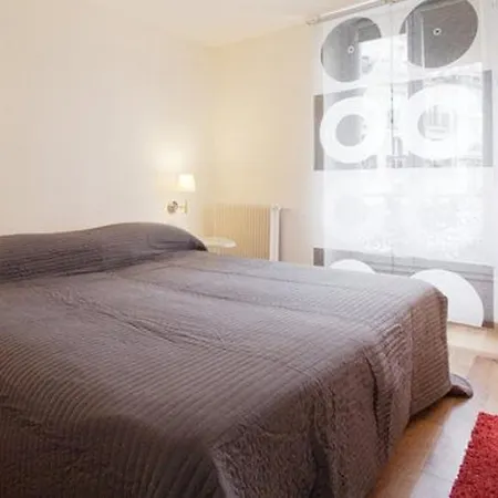 דירה Montmartre Abbesses-artist Village פריז